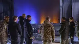 Volodimir Zelenszkij ukrán elnök,Olekszandr Szirszkij vezérezredes,az ukrán fegyveres erők fõparancsnoka és Rusztem Umerov ukrán védelmi miniszter megtekinti az új drónokat.Fotó: MTI/EPA/Szerhij Dolzsenko