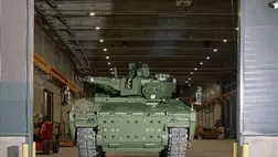 Fotó: az első Lynx harckocsi, mely a zalaegerszegi Rheinmetall-üzemben készült