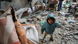 Egy gyerek a gázai Rafahban 2024. március 19-én Fotó: Ahmad Hasaballah / Getty Images Hungary