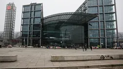 A fontos csomópontokra kiemelten figyelnek a terrorelhárítás szakemberei / Fotó: Jakub Porzycki / AFP