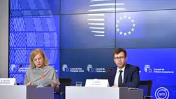  Bóka János európai uniós ügyekért felelős miniszter és Vera Jourová értékekért és átláthatóságért felelős uniós biztos az Általános Ügyek Tanácsának ülése után tartott sajtótájékoztatón Luxembourgban 2024. október 15-én. MTI/Bodnár Boglárka