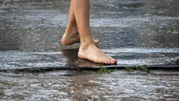 Egy holland férfi megdöntötte a mezítlábas gyaloglás világrekordját, már több mint 3400 kilométert tett meg