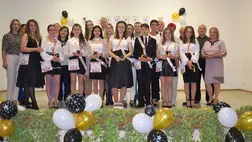 Iskolai és hittanos tanévzáró Badalóban - Ballag már a vén diák. Fotó: Jakab Lajos