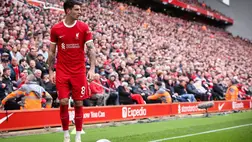 Szoboszlai Dominik, a Liverpool játékosa az angol első osztályú labdarúgó-bajnokság Liverpool-Crystal Palace mérkőzésén a liverpooli Anfield Road-i Stadionban 2024. április 14-én. (Fotó: MTI/EPA/Adam Vaughan)