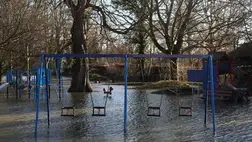Hatalmas pusztítást végzett a Bert vihar az Egyesült Királyságban, további esőzések várhatóak.Fotó: AFP