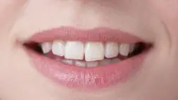 A füstmentes dohánytermékek erősebben károsítják a fogimplantátumot 