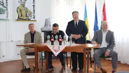 Magyarország Ungvári Főkonzulátusának sajtótájékoztatóján - Pályázat középiskolásoknak és egyetemistáknak