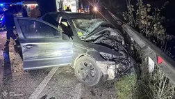 A Husztot kerülő úton baleset történt két személygépkocsi, egy Volkswagen Tiguan és egy Skoda Octavia részvételével.  Fotó: DSZNSZ