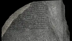 Háromnyelvű gránittömb oldotta meg a hieroglifák rejtélyét 