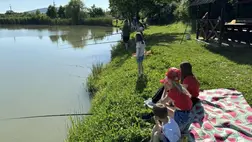 Horgászverseny a nagycsaládosoknál - Görbüljön a bot! 