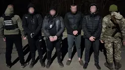 A kárpátaljai határőrök két kárpátaljai és két rivnei személyt tartóztattak fel, akik illegálisan próbáltak átlépni a szlovák határt. Fotó: DPSZU