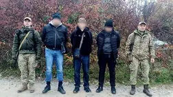 Figyelmeztető lövéseket kellett leadni a levegőbe: három férfit tartóztattak le a szlovák határ közelében. Fotó:  krán Állami Határőrszolgálat