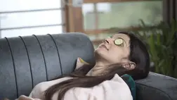 Megfiatalítják a szemkörnyéket, eltüntetik a karikákat ezek az egyszerű házi trükkök