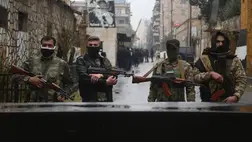 Elkezdték levadászni a bukott szíriai diktátor híveit.  Fotó: Kasim Rammah /Anadolu via Getty Images