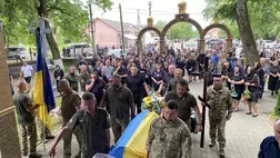 Kárpátalján megtartották az elesett honvéd Volodimir Popovics temetését. Fotó: Bilkei Községi Tanács