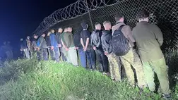 19 ukrán férfit tartóztattak fel illegális határátlépés közben a szlovák határon. Fotó: DPSZU