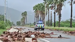 A 295 kilométer/órás sebességel haladó és rendkívül heves esőzésekkel kísért Melissa hurrikán pusztítása a jamaicai fővárosban, Kingstonban 2025. október 28-án. MTI/EPA-EFE/Rudolph Brown.