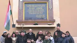 Petőfi Sándor 202. születésnapján - A legnagyobb magyar költőre emlékeztek Badalóban. Fotó: Sárközi Karola