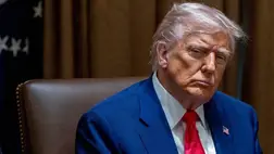 Donald Trump amerikai elnök egy felszólalót hallgat a washingtoni Fehér Házban tartott kormányülésen 2025. április 10-én.MTI/EPA/pool/Shawn Thew.