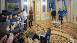 Volodimir Zelenszkij ukrán elnök (bal) és Rafael Grossi, a Nemzetközi Atomenergia-ügynökség (NAÜ) főigazgatója Kijevben 2025. február 4-én. MTI/EPA/Ukrán elnöki sajtószolgálat