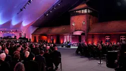  Tova Friedman lengyel származású amerikai holokauszt-túlélő beszél az egykori auschwitz-birkenaui náci német haláltábor felszabadításának 80. évfordulóján rendezett emlékünnepségen a lengyelországi Oswiecimben 2025. január 27-én (Fotó: MTI/AP/Czarek Sokolowski)