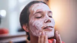 20 perc alatt megfiatalítja a bőrt a filléres házi trükk
