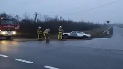 Kárpátalján az M24 sz. főút és a derceni bekötőút kereszteződésénél közlekedési baleset történt. Fotó: Derceni Egyházi Önkéntes Tűzоltóság