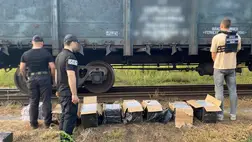 Csempészcigarettát találtak egy Magyarországra tartó tehervonatban. Fotó: DPSZU