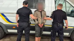 Egy 19 éves férfi támadt meg egy 25 éves nőt: elvette a nyakláncait, majd elfutott.. Fotó: Ukrán Nemzeti Rendőrség