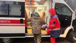 Eltévedt egy 37 éves férfi a Kárpátokban. Akárpátaljai határőrök találták meg a segitséget kérő férfit. Fotó: Ukrán Állami Határőrszolgálat