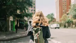 Tényleg segít a séta az esti evések után? Utánajártunk 