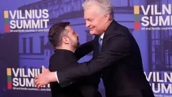 Gitanas Nauseda litván elnök Volodimir Zelenszkij ukrán elnököt fogadja a NATO keleti szárnya országainak csúcstalálkozóján Vilniusban 2025. június 2-án (Fotó: MTI/EPA/Toms Kalnins)