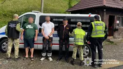 Rendőrségi akció során buktattak le egy harkivi csoportot, akik egy hamis mentőautóval szállítottak katonaköteles férfit a határhoz. Három személyt őrizetbe vettek. Fotó: Ukrán Nemzeti Rendőrség