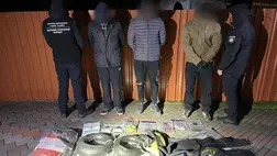 Illegális határátlépés a Tiszán: két férfit és kisérőjüket fogták el Kárpátalján. Fotó: Ukrán Állami Határőrszolgálat (DPSZU)