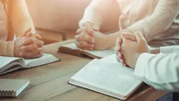 Imaláncot hirdetnek a békéért és a lelki megújulásért a Kárpát-medencében