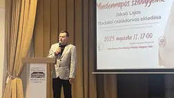 Jakab Lajos doktor előadása a Munkácsy Mihály Magyar Házban - Mindennapos szívügyeink. Fotó: Kárpátinfó/ Kovács Erzsébet