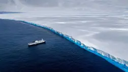 Hihetetlen sebességgel hullik darabokra a világ legnagyobb jéghegye 