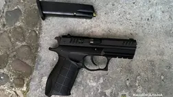 Lövöldözés Munkácson: szomszédjára lőtt egy férfi, a rendőrség őrizetbe vette. Fotó: Ukrán Nemzeti Rendőrség