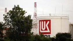 A Lukoil egy ír cég segítségével 2,3 milliárd dollárnyi kötvényt bocsátott ki, ezzel megkerülve az uniós szankciókat / Fotó: NurPhoto via AFP
