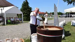 Magyarok Kenyere. Búzaösszeöntő ünnepség Nagydobronyban - A megpróbáltatások idején még jobban összekapaszkodunk. Fotó: Kárpátinfó/ Kovács Elemér