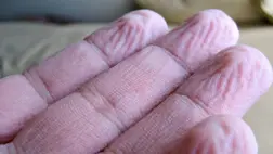 Meglepő dolog derült ki a vízbe mártott ujjak ráncolódásáról 