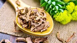 Nem pörget túl, mégis pengeéles lesz az elme