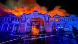 Orosz dróntámadás érte Odeszát: kilencemeletes lakóház rongálódott meg, kigyulladt a Privoz piac és egy benzinkút. Több sérültet mentettek ki a romok alól.. Fotó: DSZNSZ