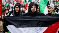 A palesztinokat támogató tüntetés a hollandiai Eindhovenben 2023. október 14-én. (Fotó: MTI/EPA/ANP/Rob Engelaar)