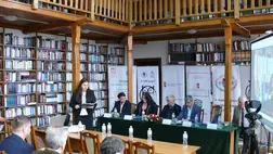  Rákóczi Főiskola: Tudományos vitadélután a könyvtárban - Kiművelt emberfők – nemzetünk erősségei. Fotó: Kárpátinfó/ Kovács Elemér