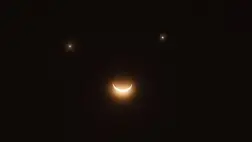 Ritka égi jelenség! Mosolygós arcot formál két bolygó és a hold jövő héten. Fotó: X.com/Live Science