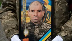  Végső búcsút vettek  Viktor Szabirovtól 2025. április 9-én Ungváron, a Narodna téren. Fotó: Ungvári Városi Tanács / Facebook