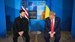Volodimir Zelenszkij ukrán (b) és Donald Trump amerikai elnök megbeszélést folyata a NATO-tagországok kétnapos csúcsértekezletének második napján, 2025. június 25-én Hágában (Fotó: MTI/EPA/Ukrán elnöki sajtószolgálat)