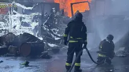 Zaporizzsja városban egy benzinkutat ért találat. AFP/Darya Nazarova