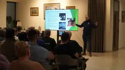 Fockter Zoltán előadása az űrkutatásról az Ortutay Központban - Barangolás a csillagok között 